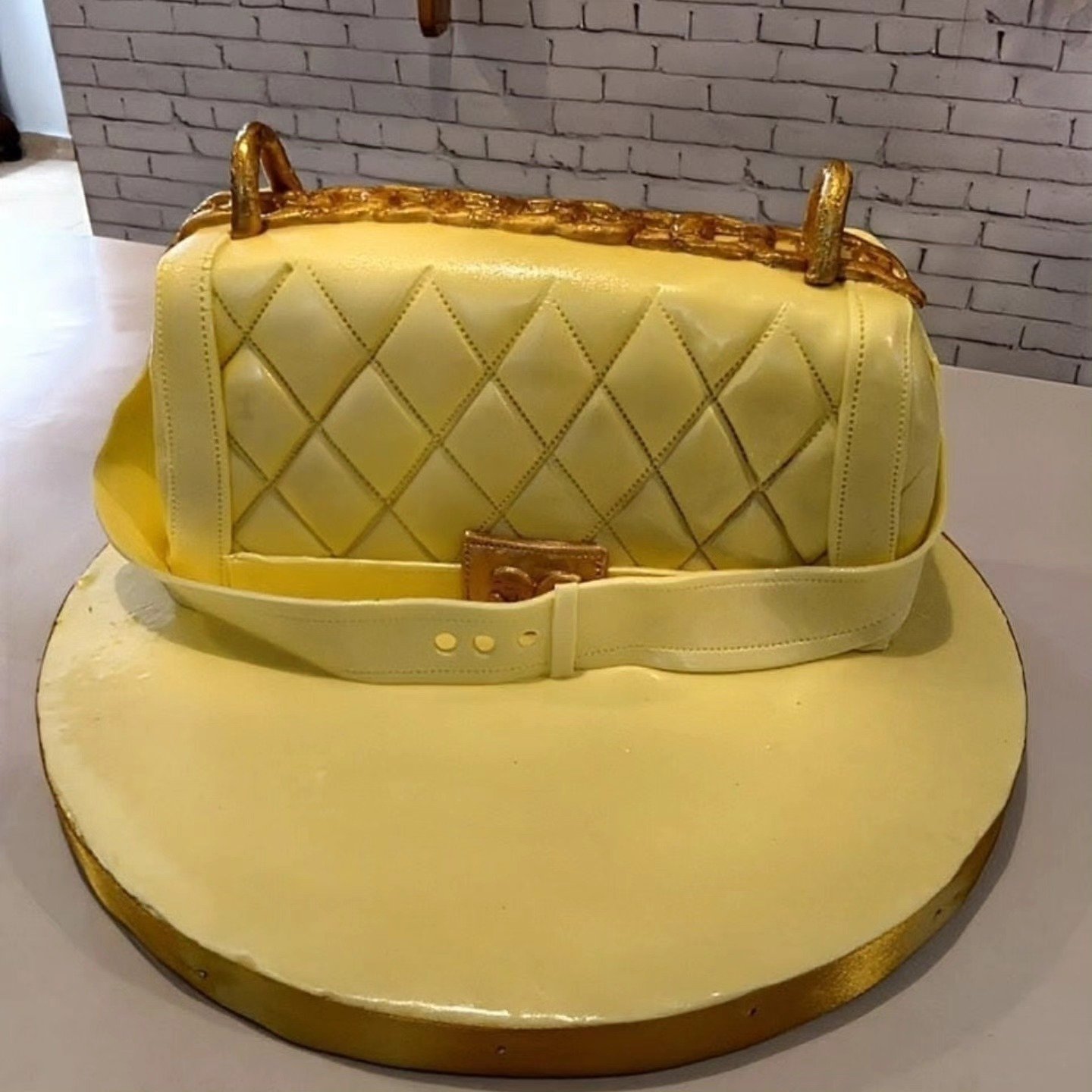 Cake coat